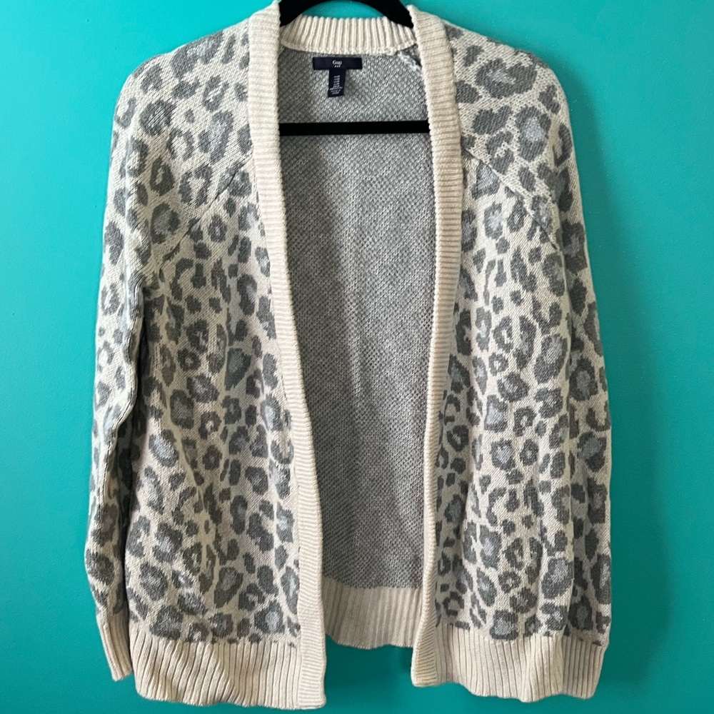 Gap cream and gray animal print cardigan